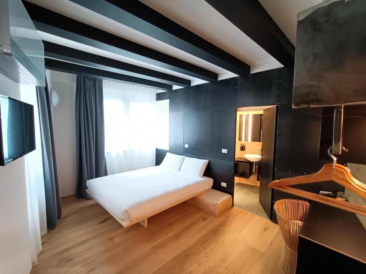 Le Meridiane City Rooms In Trento Exterior photo