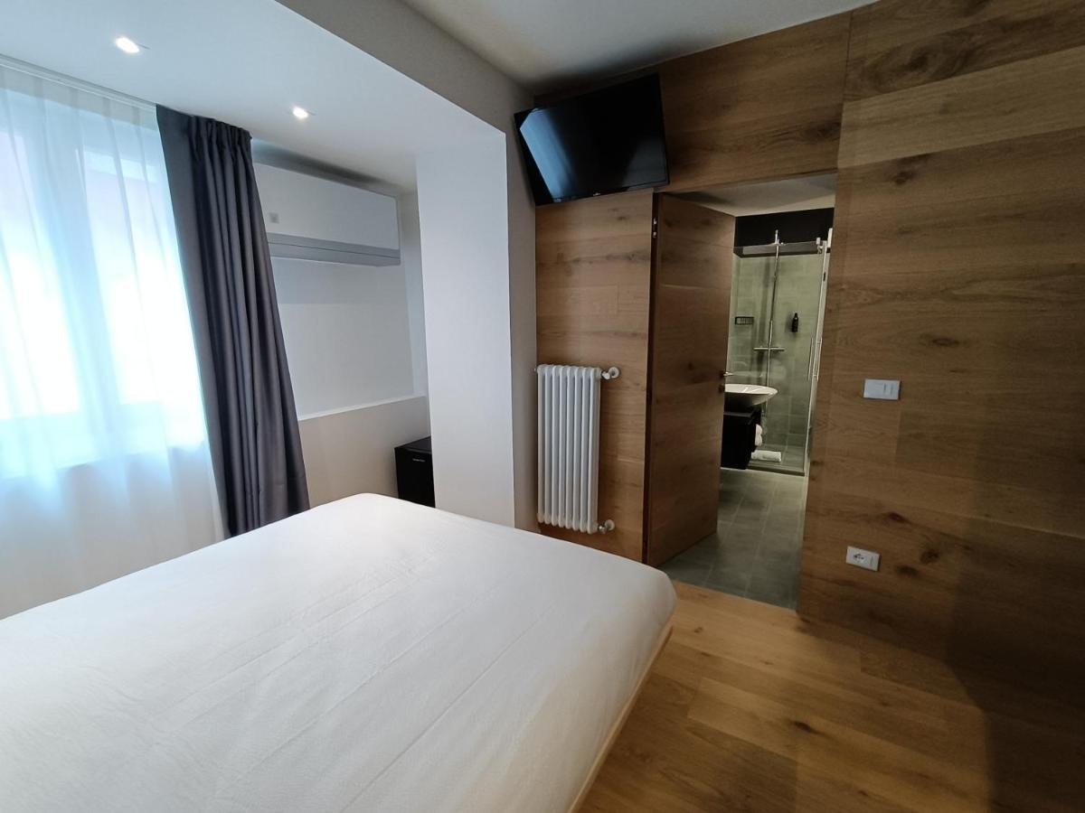 Le Meridiane City Rooms In Trento Exterior photo